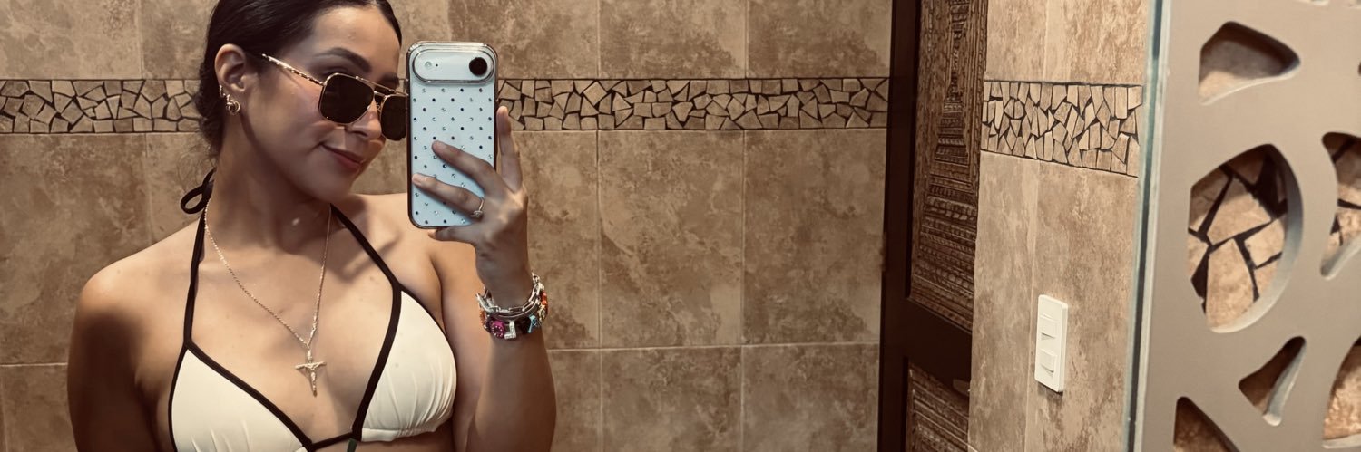 monicassstro's profile banner image
