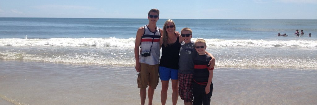 sarah_hatmaker's profile banner image