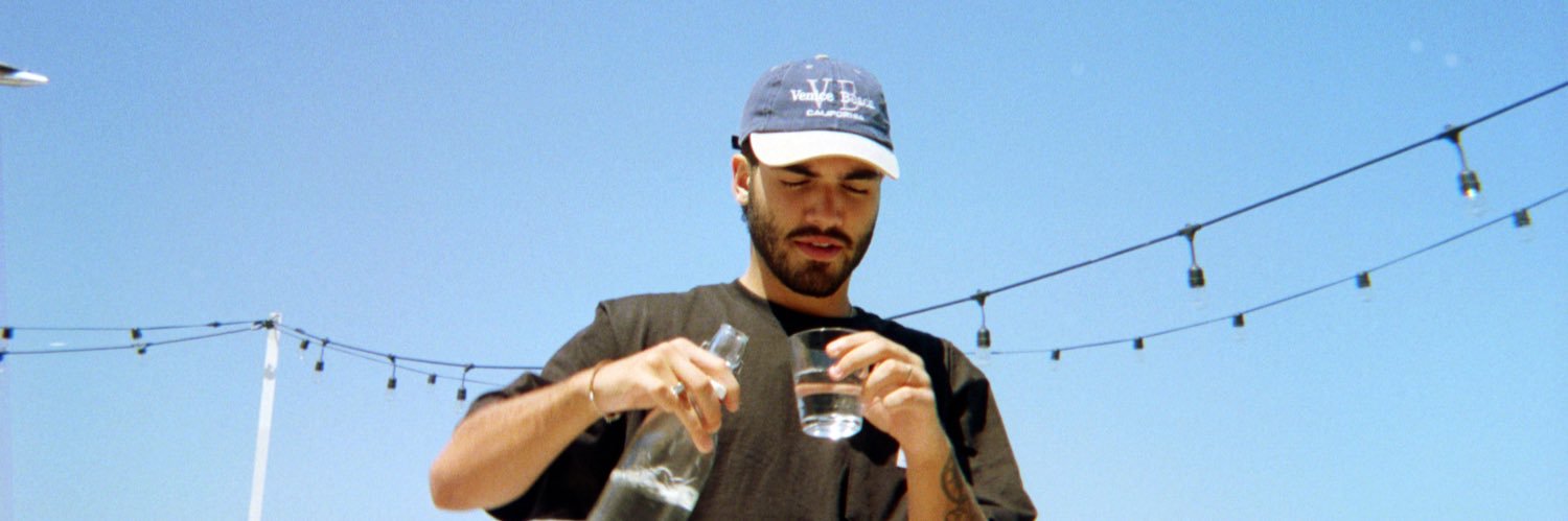 nicolasobarone's profile banner image