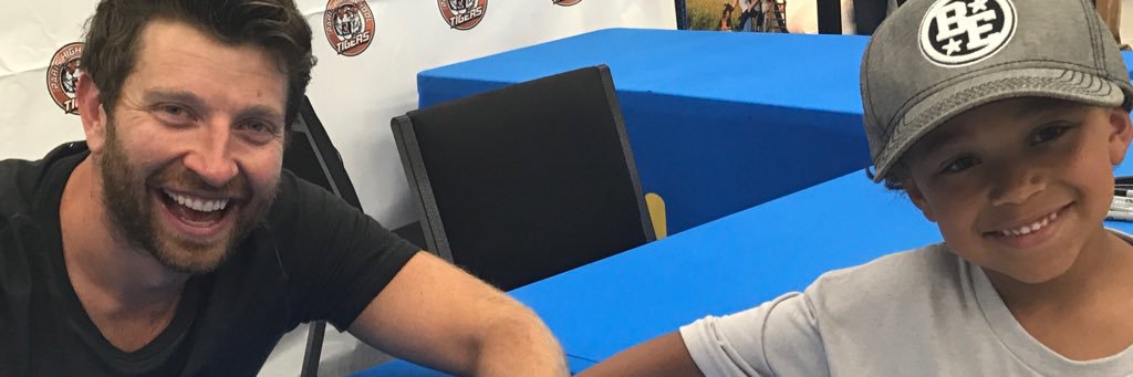 Shamellyo's profile banner image