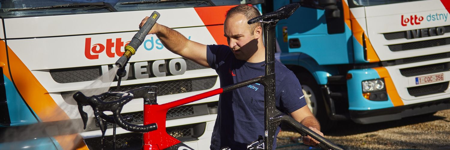 carpentiertjee's profile banner image