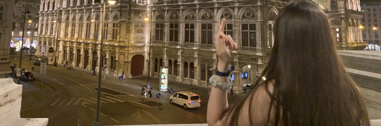 Cristinalofer's profile banner image
