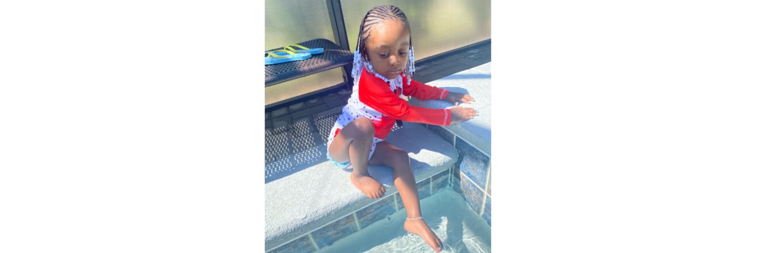 zariamomm👩‍👧💜 banner
