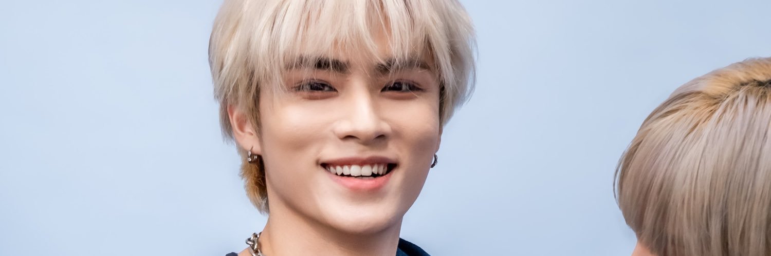 xiaoberrycrush's profile banner image