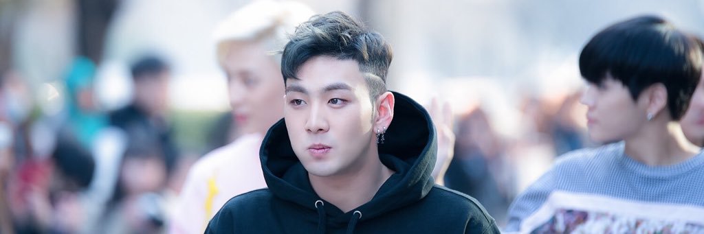 แม่แมวสามตัว❤️😹 banner