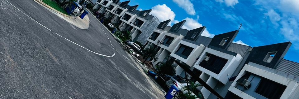 RealtorOZIOMA's profile banner image