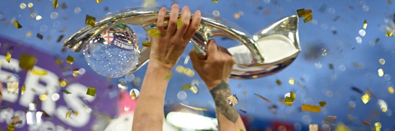 I I O M E 🍑 Lana banner