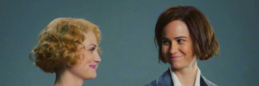 chloescamander's profile banner image