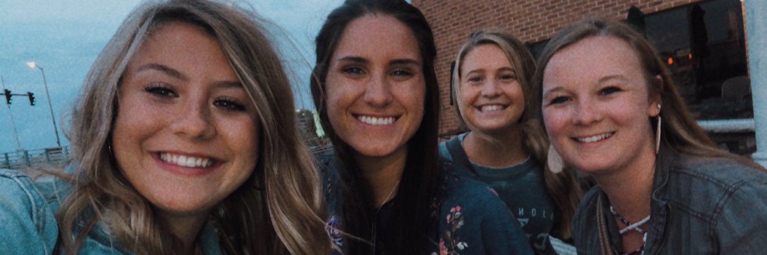 MaggieeeeMae's profile banner image