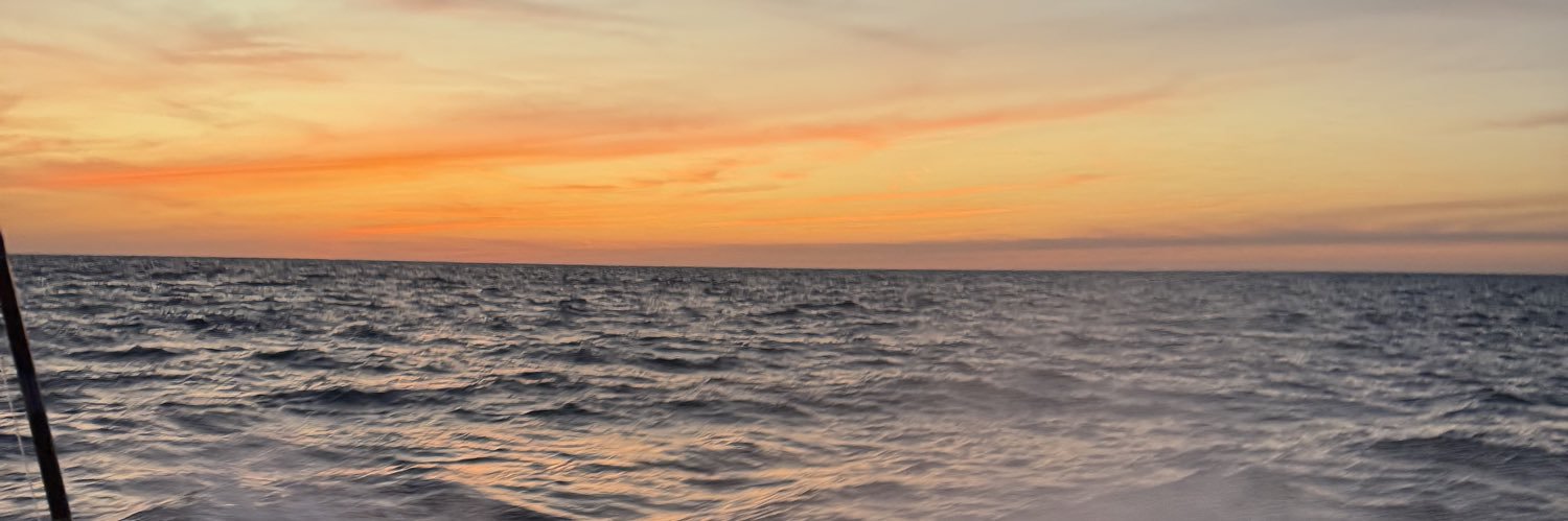 bes0444's profile banner image