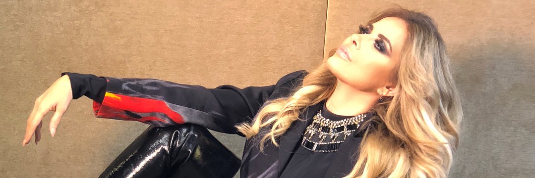 DinNava's profile banner image