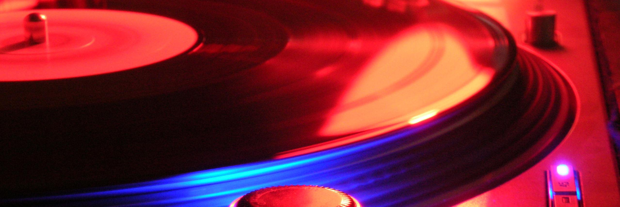 VinylCommish's profile banner image