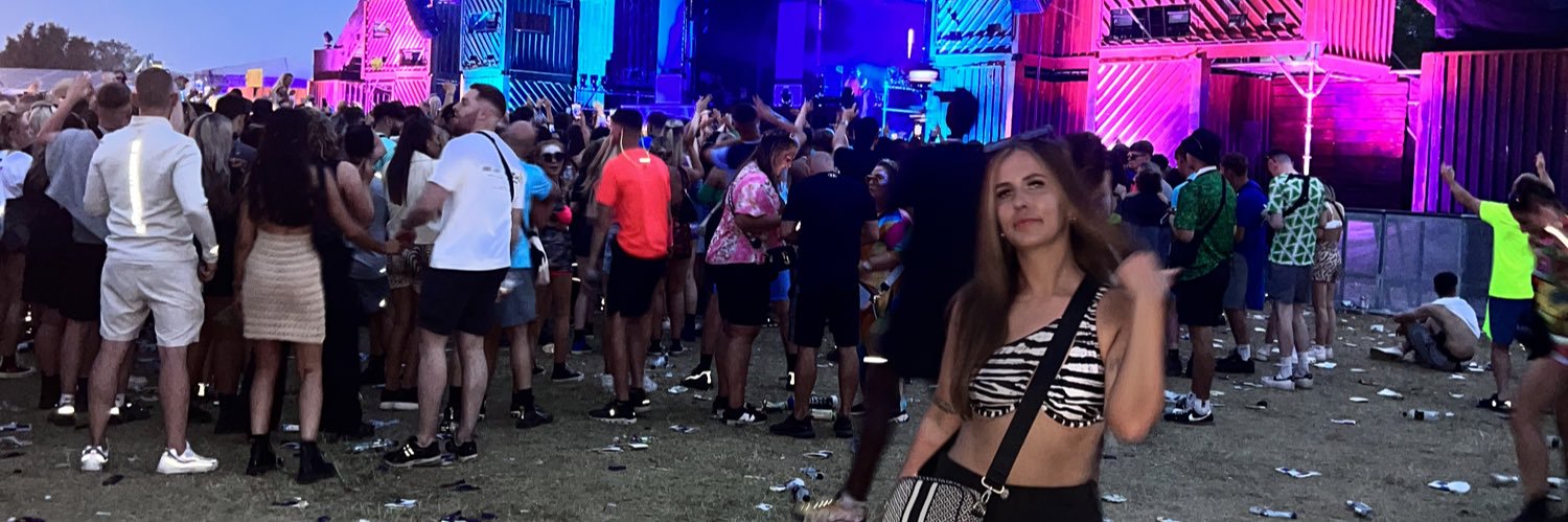 Hollianesmith's profile banner image