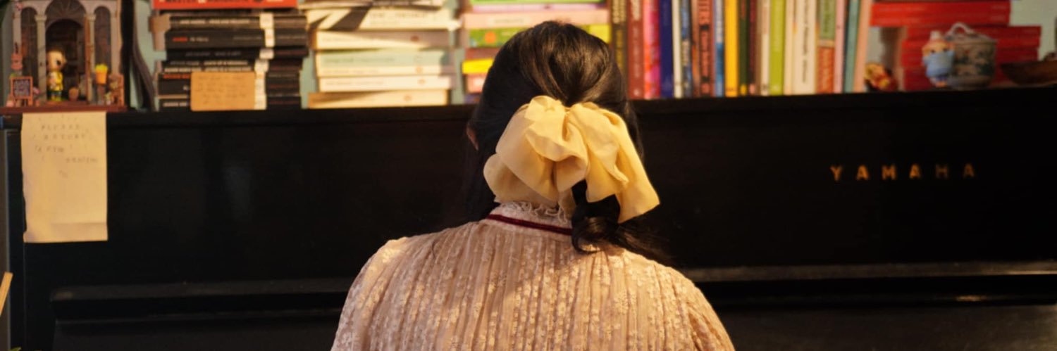 mairem09's profile banner image