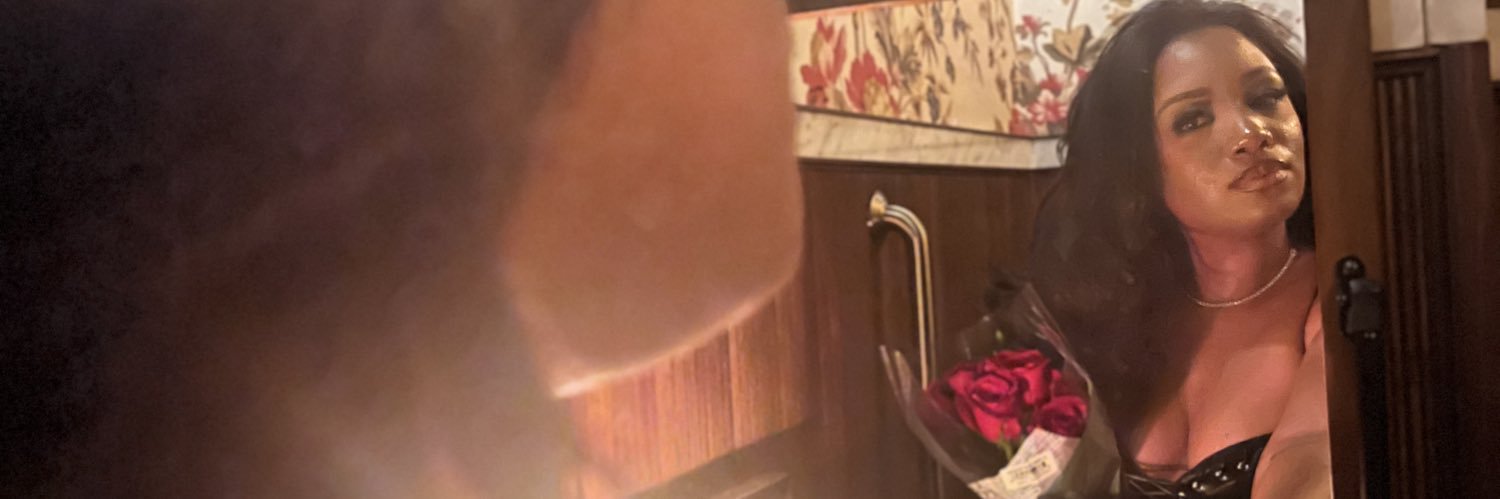 RedLipsN_Pearls's profile banner image