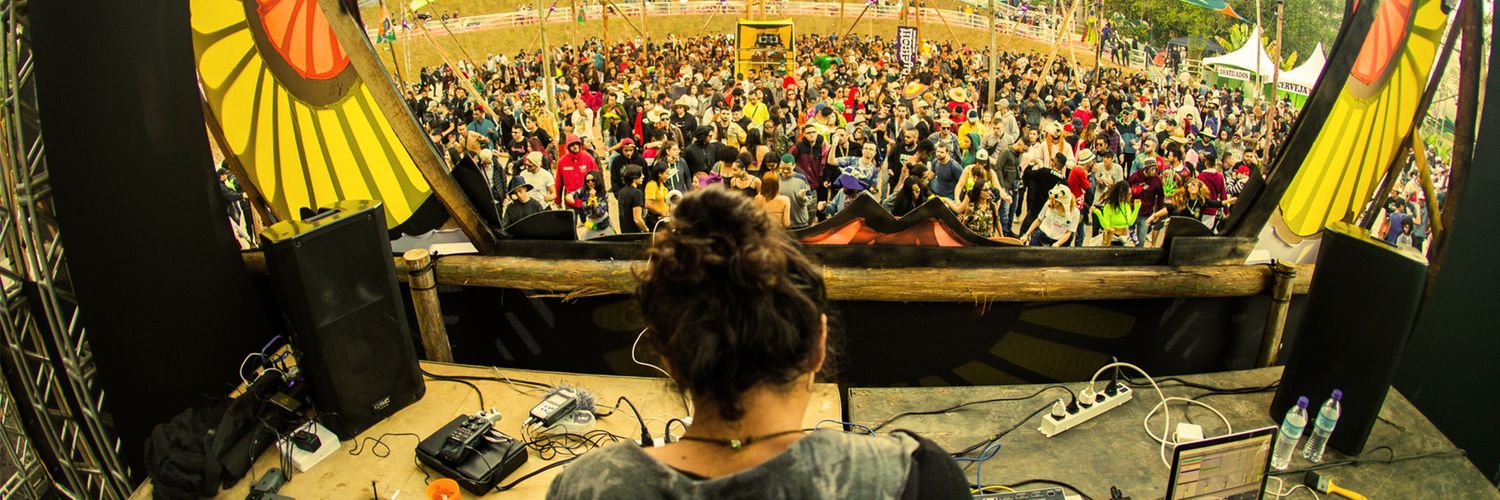 rewind_live's profile banner image