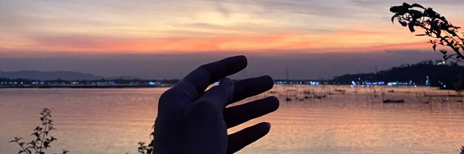 llaaadut's profile banner image