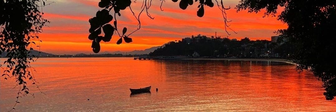 amarininha's profile banner image