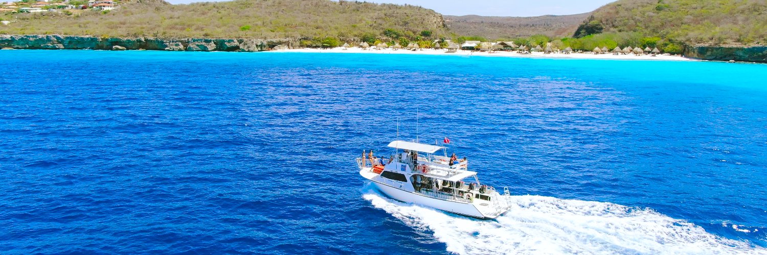 DiveCuracao's profile banner image