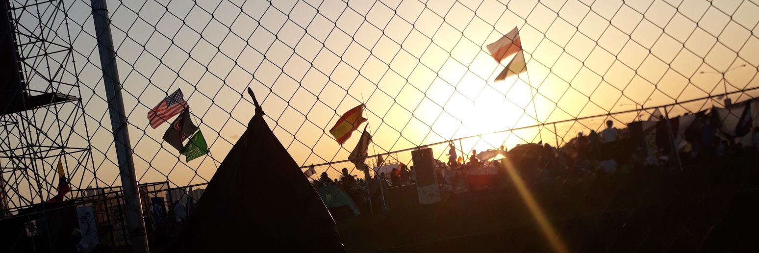 v banner