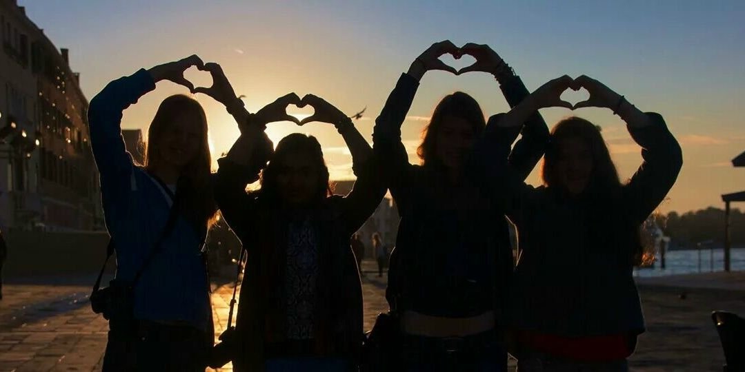 _iLoveLove's profile banner image