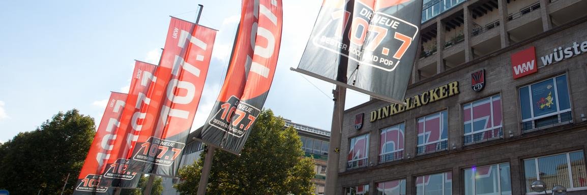 DIENEUE1077's profile banner image