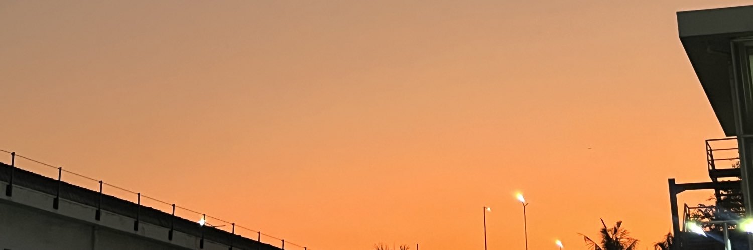 novindyya's profile banner image
