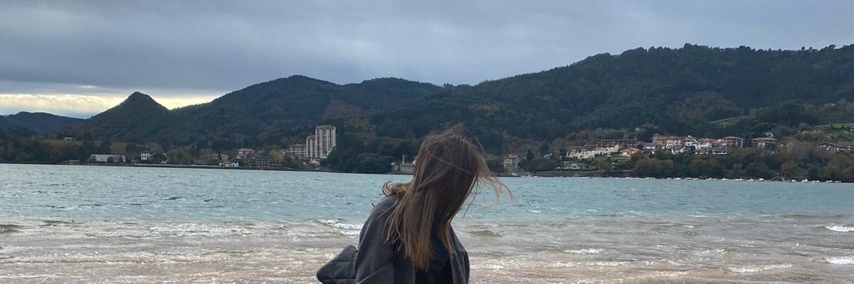 elenach8's profile banner image