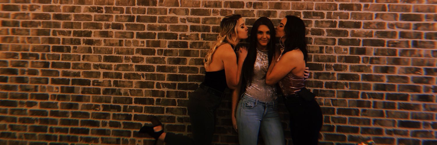 JhenaVanDenHoek's profile banner image