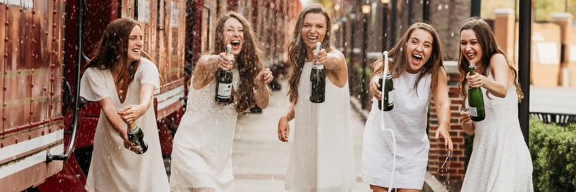 hannahthomthom's profile banner image