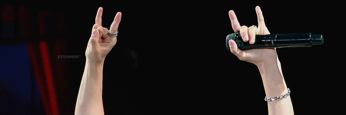 ᴹᵉˡೀ‎ banner