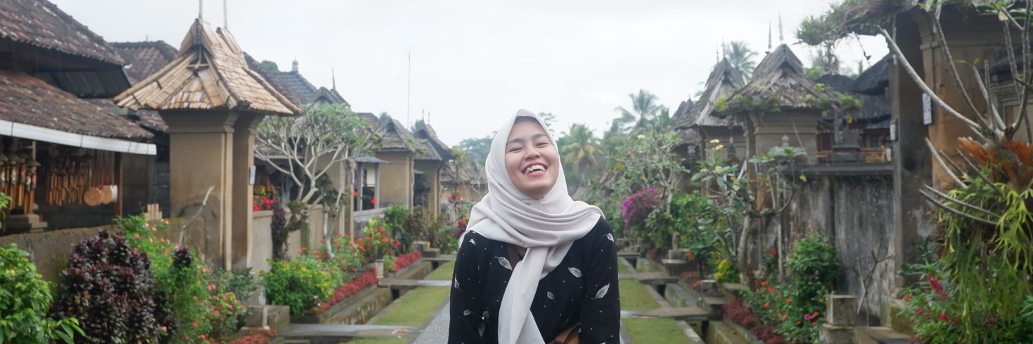 Rike Islami Demira B banner