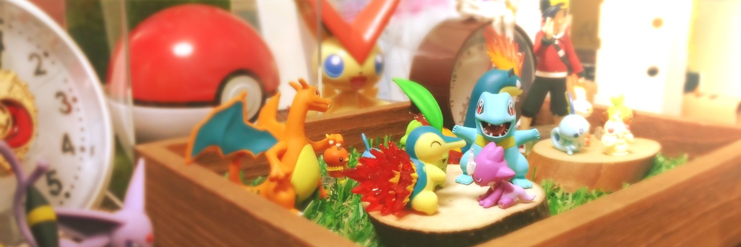 akysuk's profile banner image