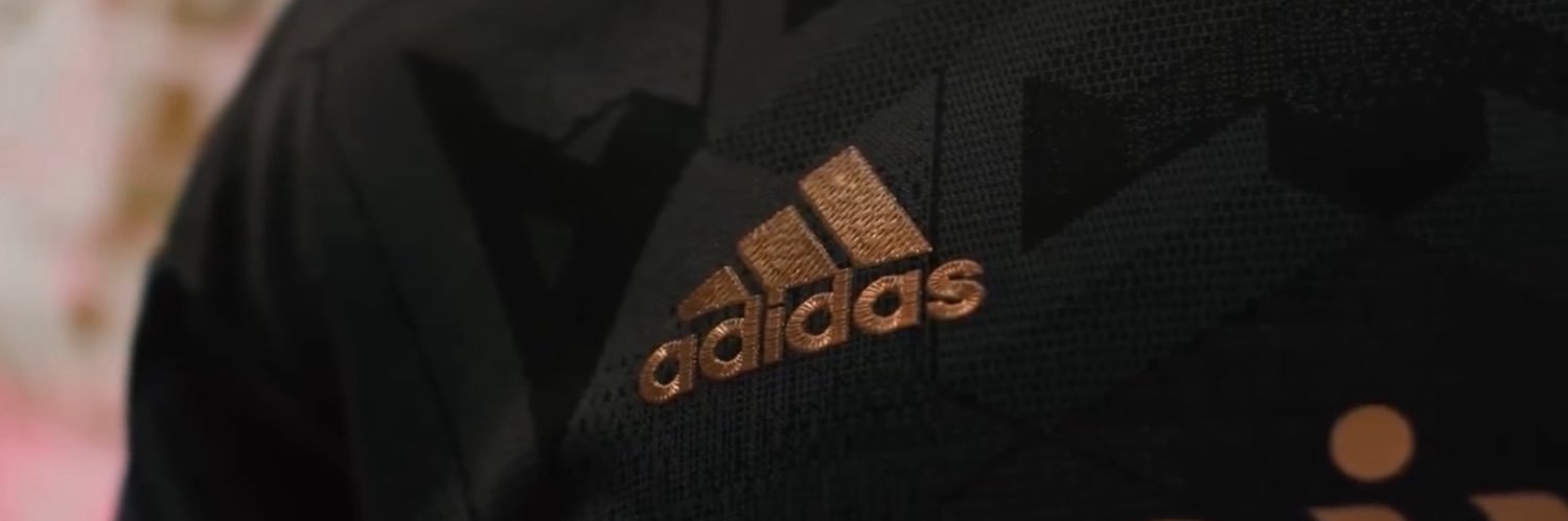 RED (🔴⚪️) banner