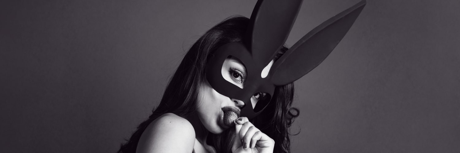 Raquel Pomplun banner