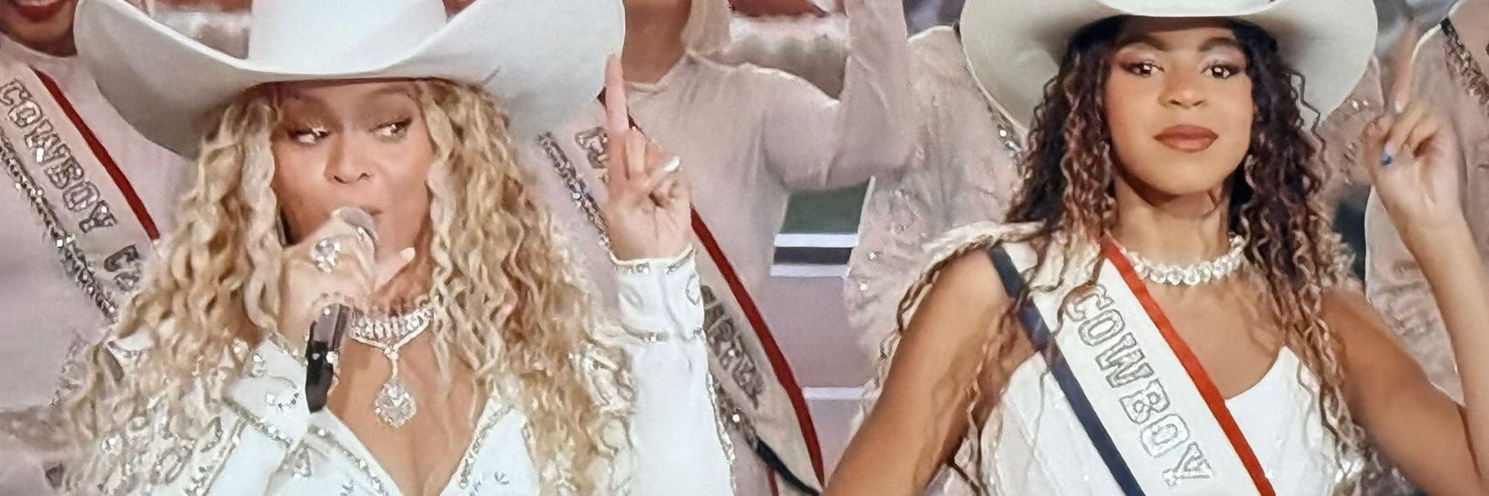 thaylícia 🫦 banner