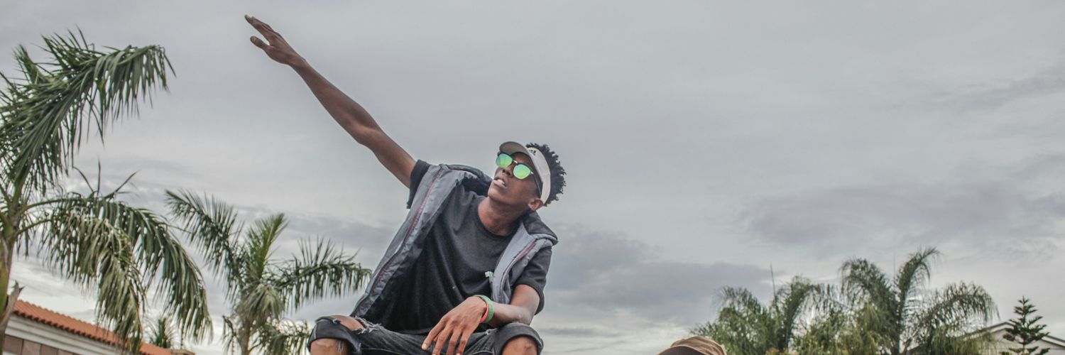RitzyRih's profile banner image