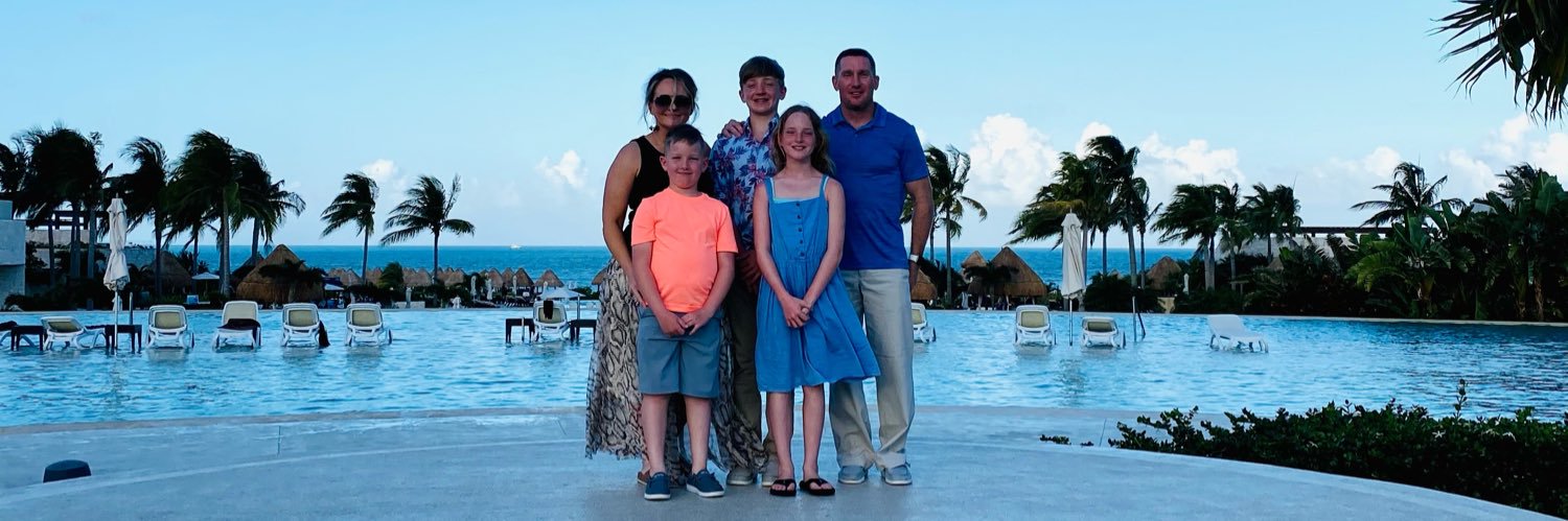 bescheer's profile banner image