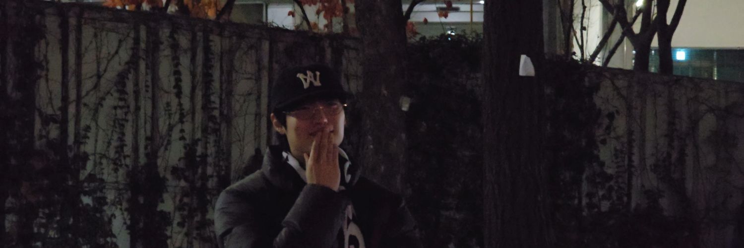 lloversy's profile banner image