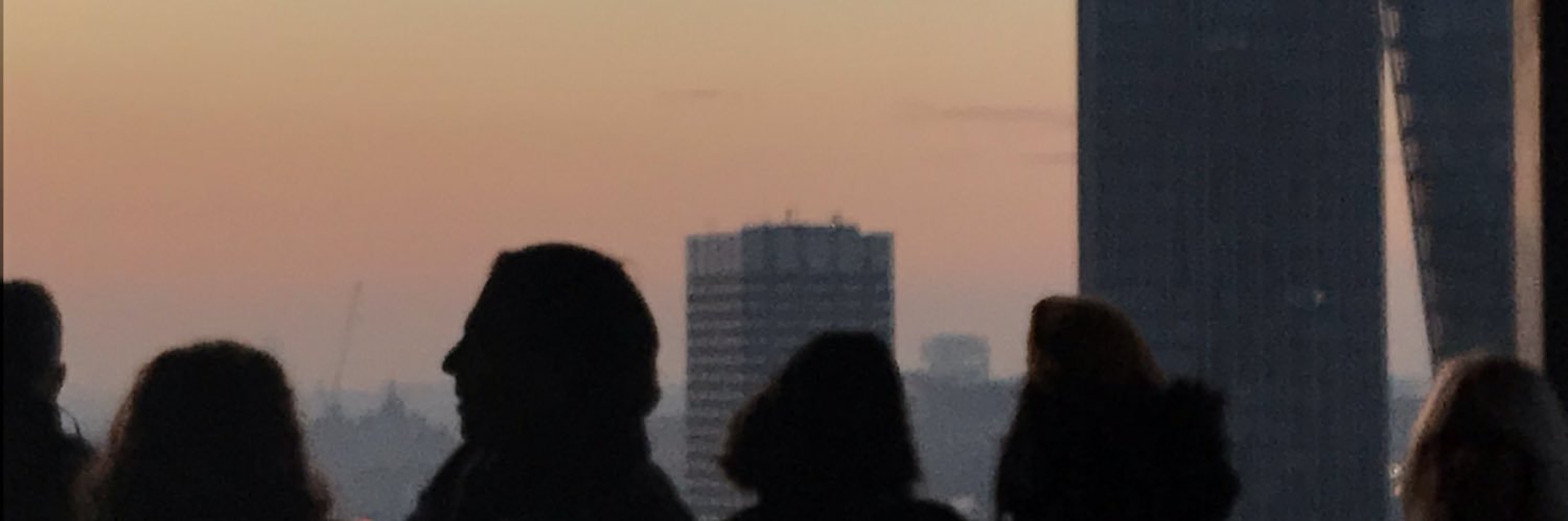 izyy24's profile banner image