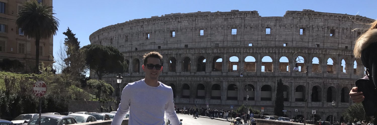 LauRecagno's profile banner image