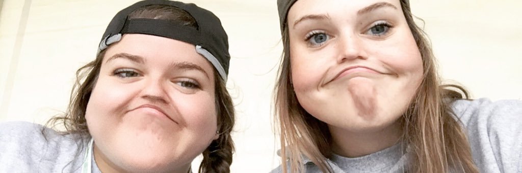 saminellie's profile banner image