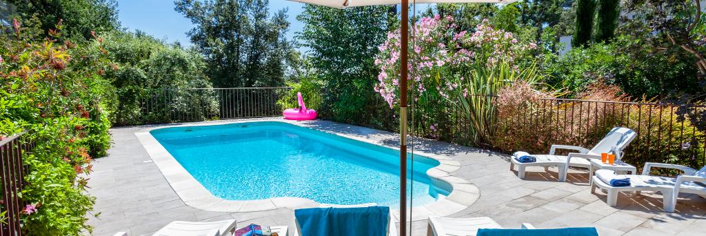 Phoebe Thomas banner