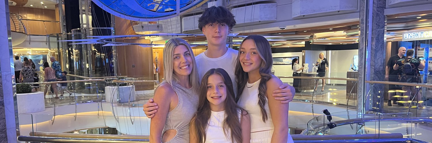StephSkora's profile banner image