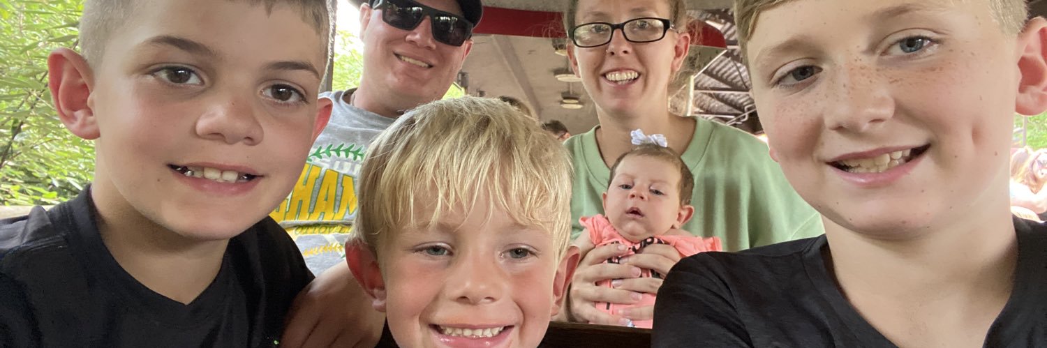 Momma_J11's profile banner image