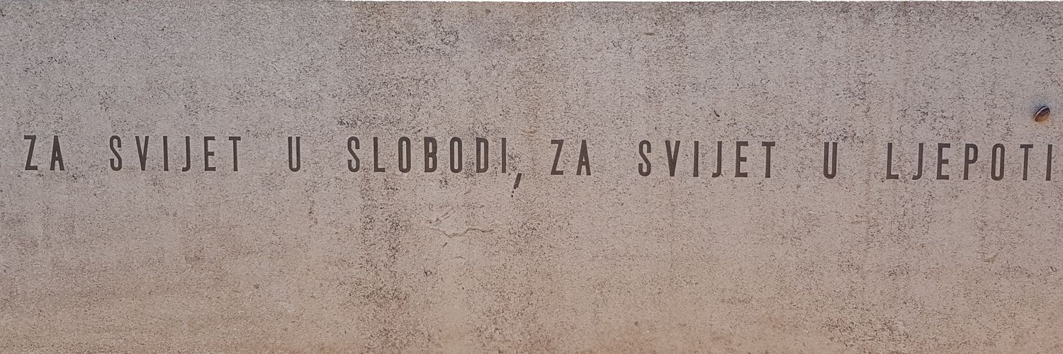 re_edin's profile banner image