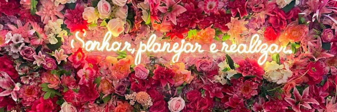 carol_valee's profile banner image