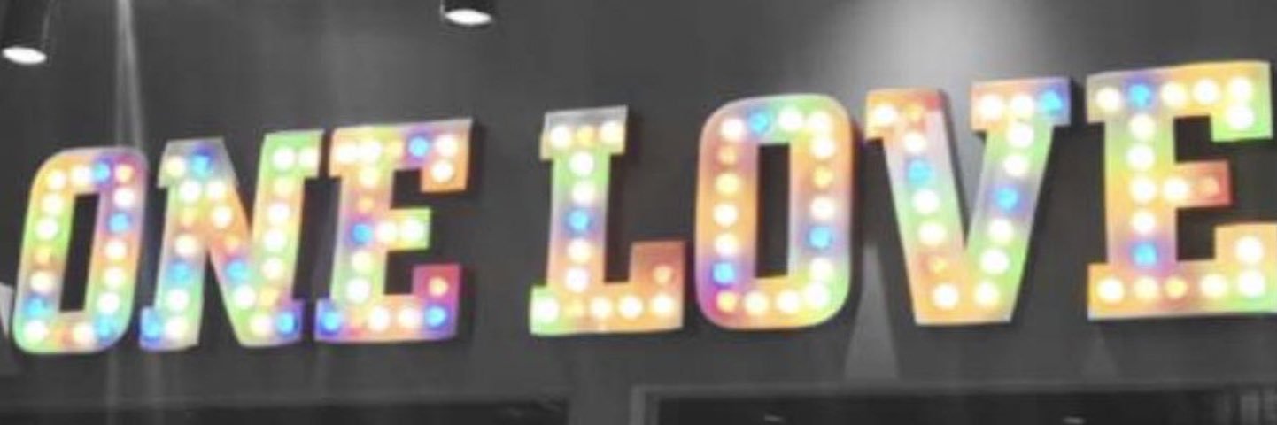 𝒵𝑒𝑒𝒵𝑒𝑒 banner