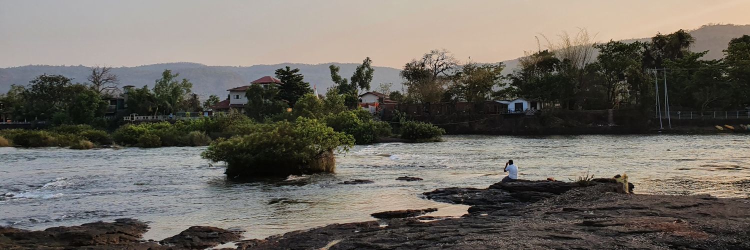 vivekshukla26's profile banner image