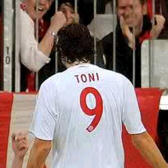 toniafto's profile banner image
